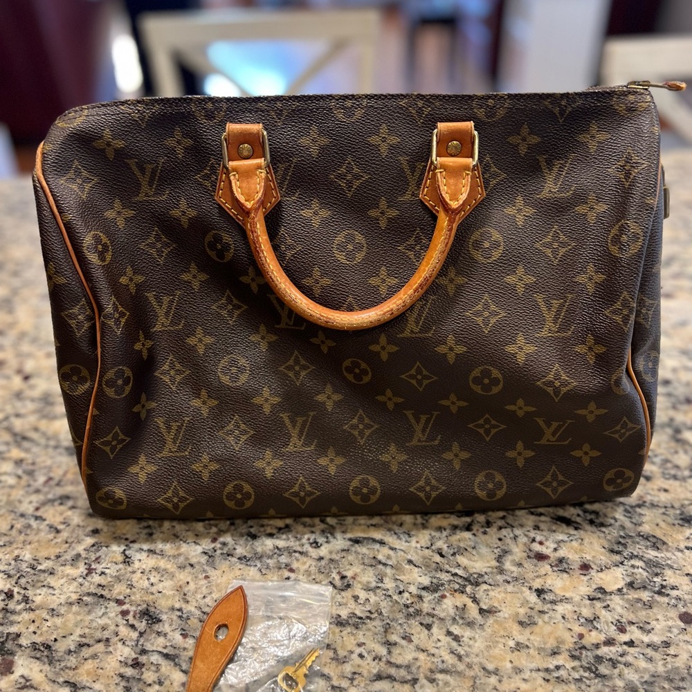 Louis Vuitton Speedy 35 Monogram